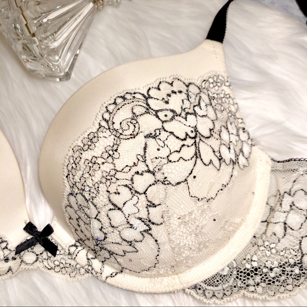 { Victoria’s Secret } : White Lace Dream Angels Push-up Bra - Picture 3 of 8